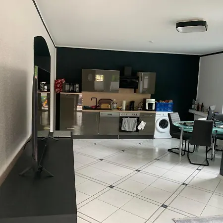Km 2 Wesel Apartment *